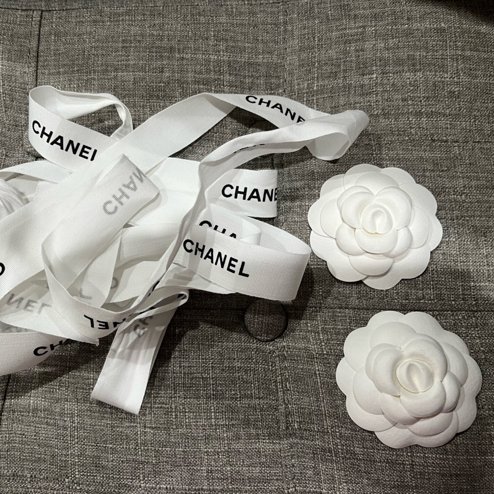 Chanel followers and ribbons